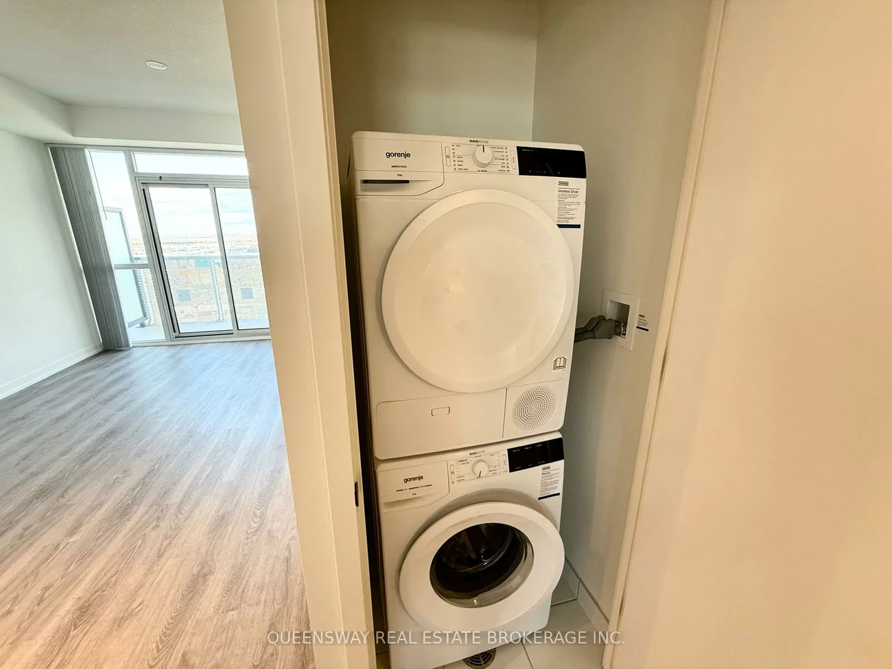 8, Interchange Wy, Vaughan Corporate Centre, Vaughan