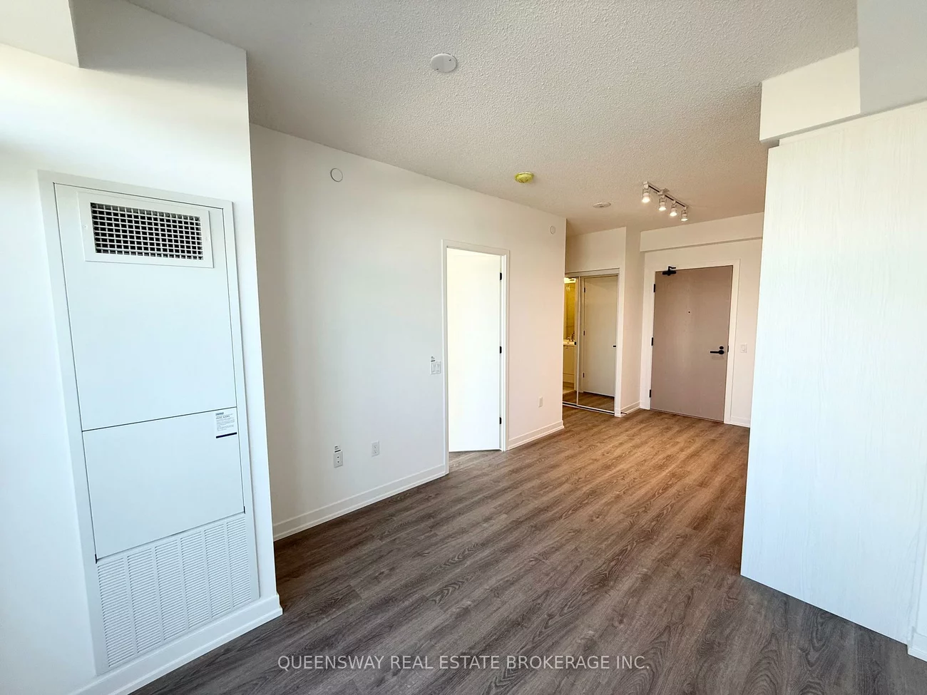 8, Interchange Wy, Vaughan Corporate Centre, Vaughan