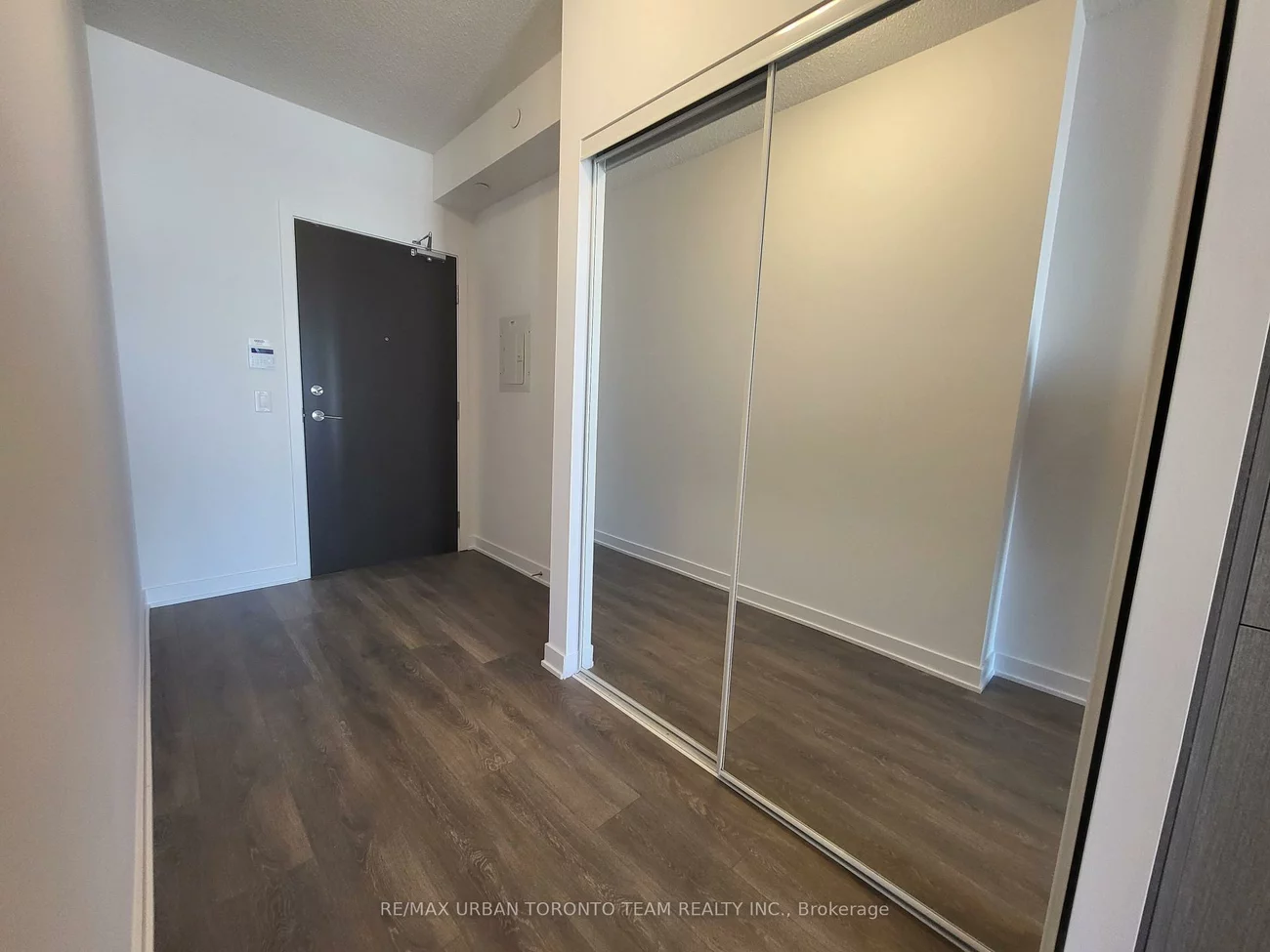 38, Honeycrisp, Vaughan Corporate Centre, Vaughan