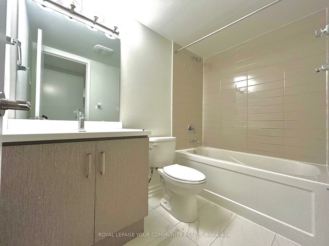 39, Honeycrisp, Vaughan Corporate Centre, Vaughan