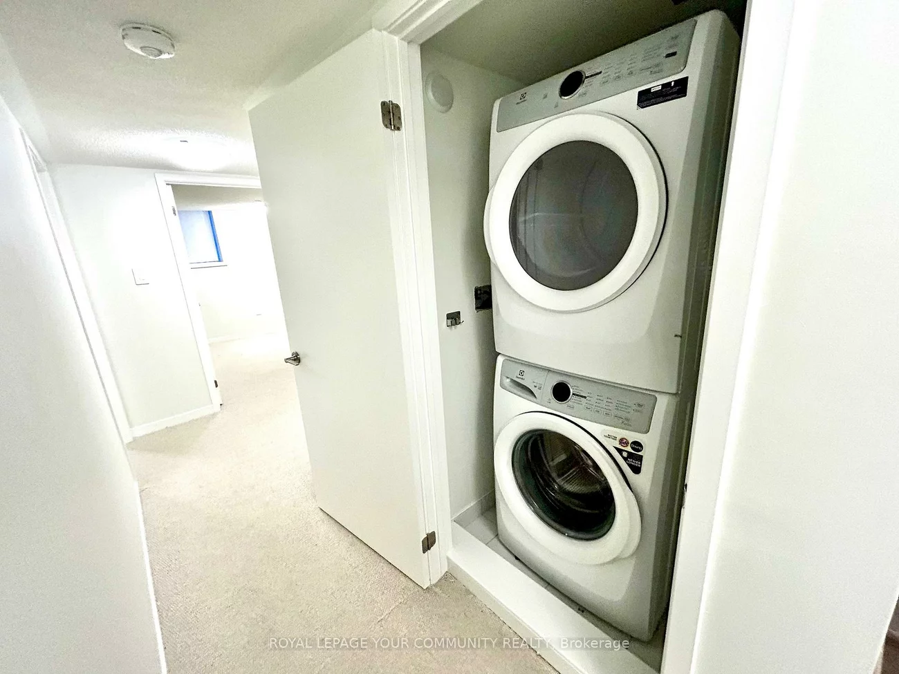 39, Honeycrisp, Vaughan Corporate Centre, Vaughan