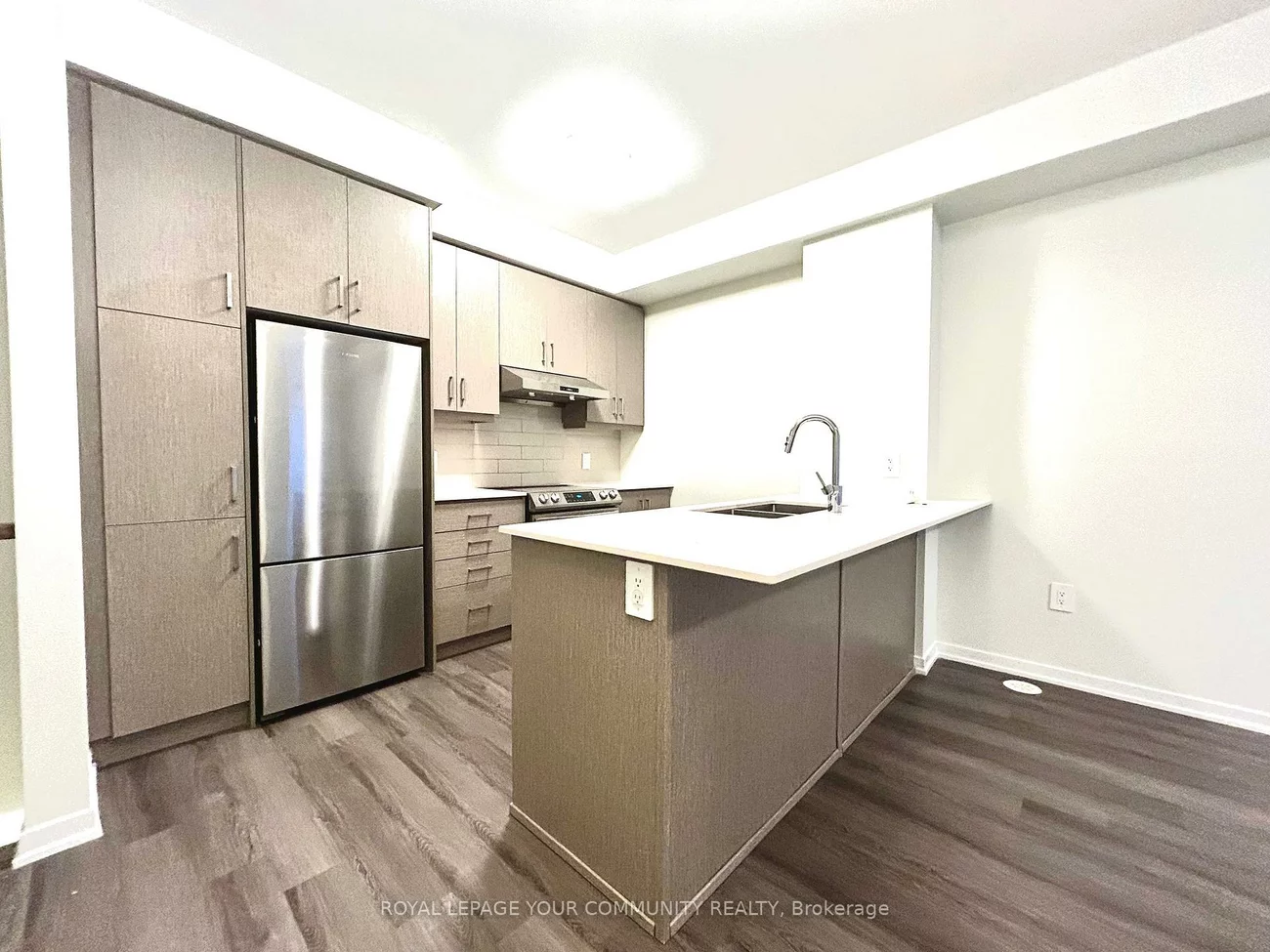 39, Honeycrisp, Vaughan Corporate Centre, Vaughan