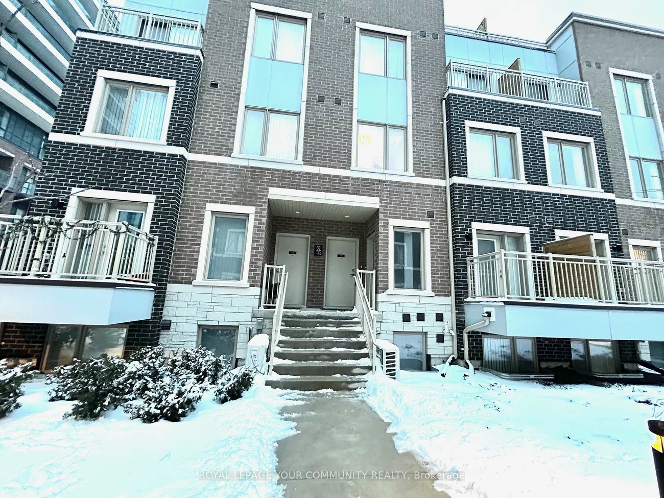 39, Honeycrisp, Vaughan Corporate Centre, Vaughan