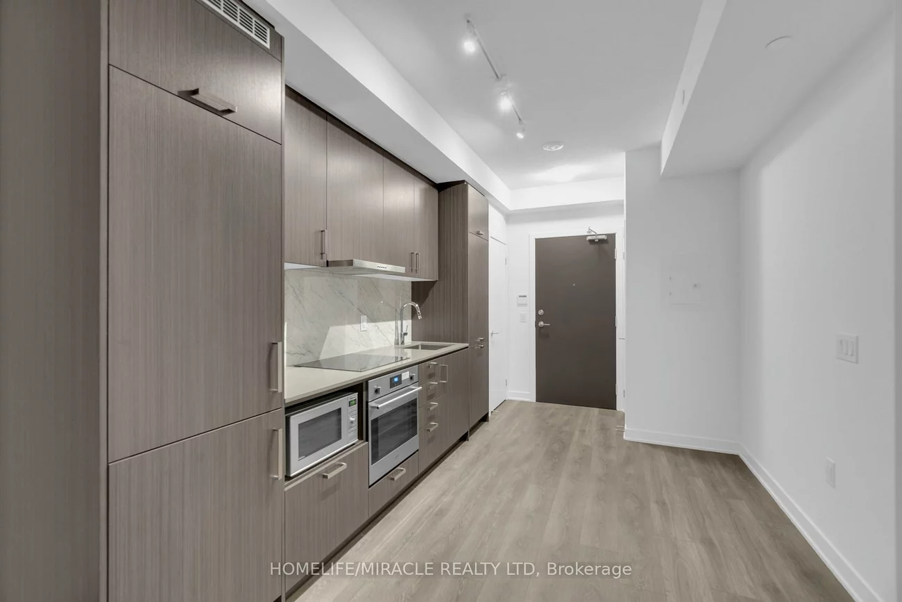 60, Honeycrisp, Vaughan Corporate Centre, Vaughan