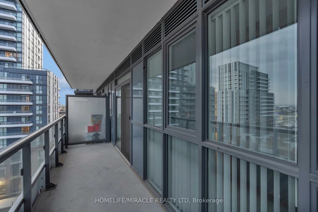 60, Honeycrisp, Vaughan Corporate Centre, Vaughan