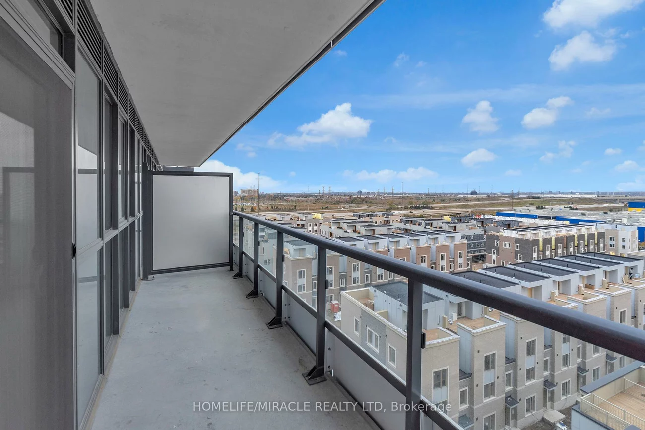 60, Honeycrisp, Vaughan Corporate Centre, Vaughan