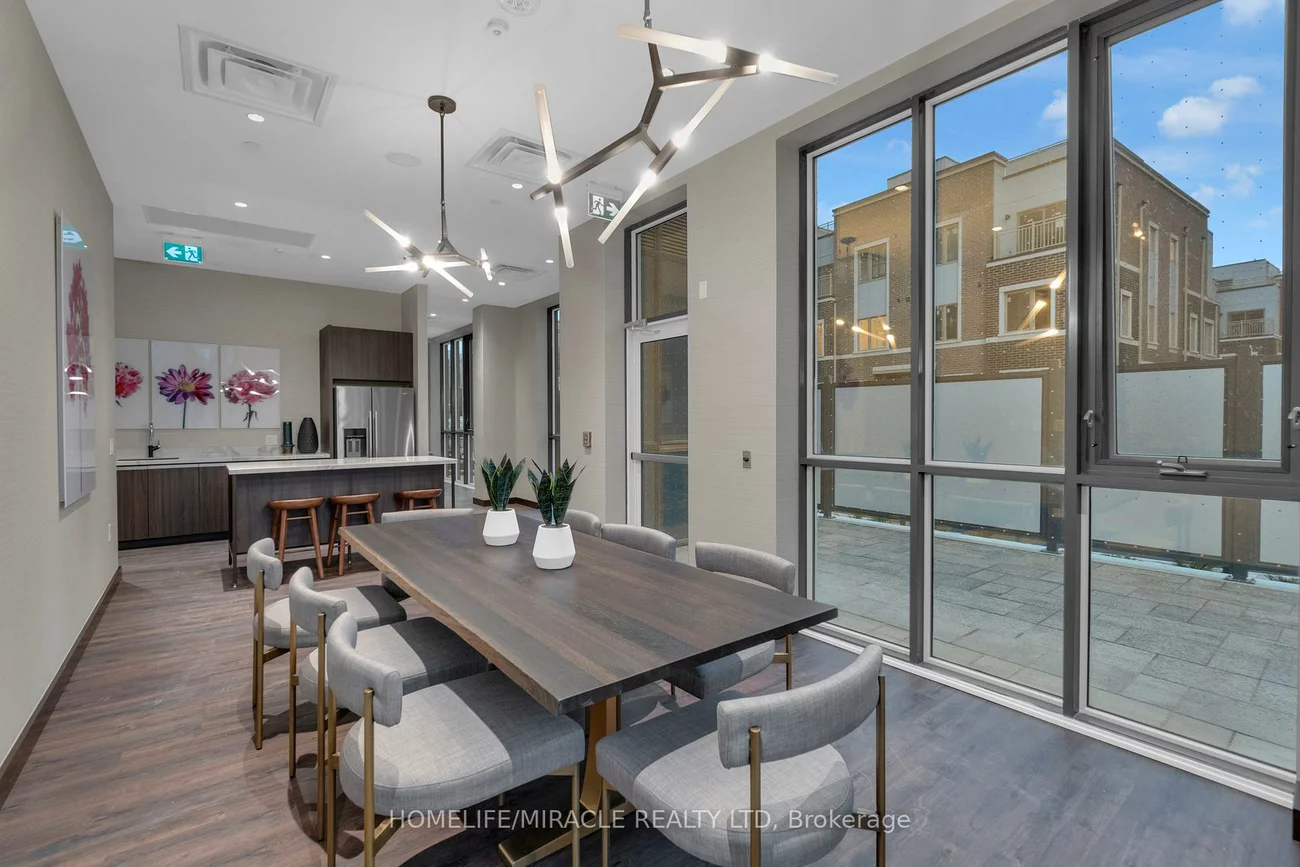 60, Honeycrisp, Vaughan Corporate Centre, Vaughan