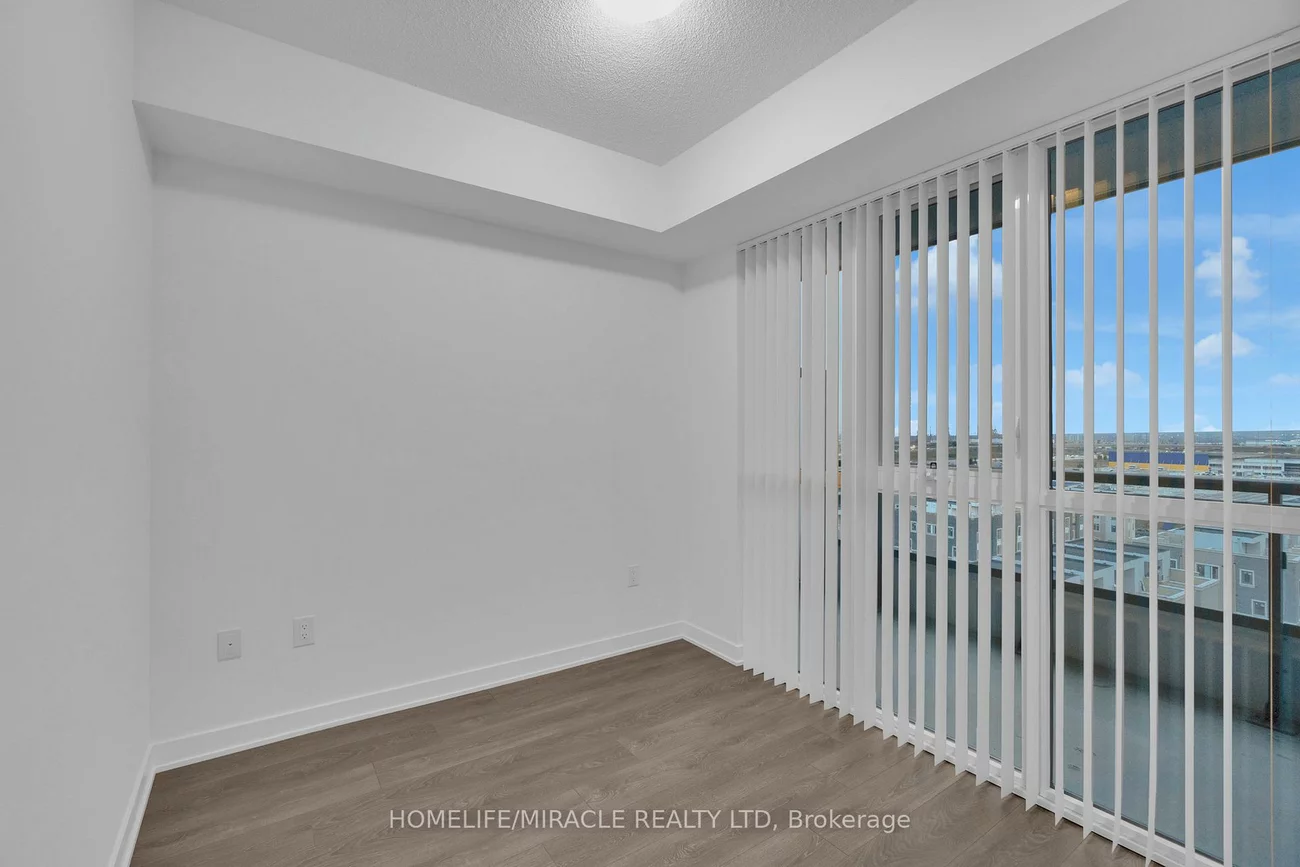 60, Honeycrisp, Vaughan Corporate Centre, Vaughan