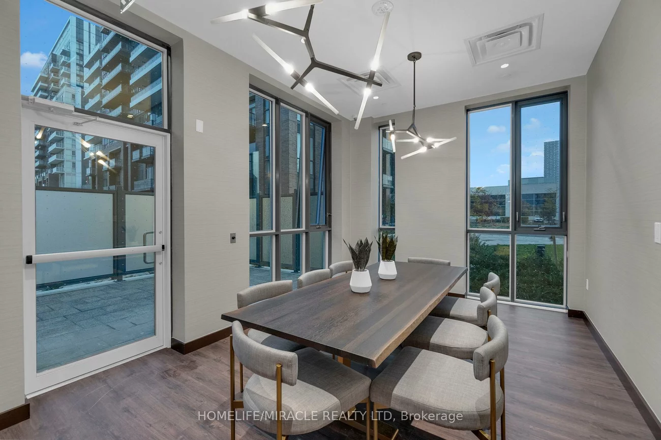 60, Honeycrisp, Vaughan Corporate Centre, Vaughan