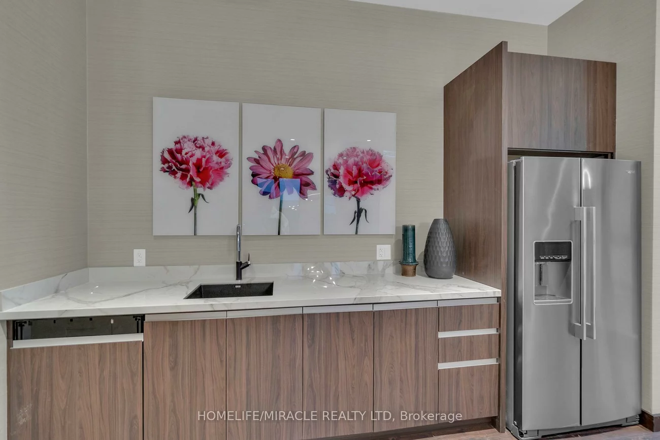 60, Honeycrisp, Vaughan Corporate Centre, Vaughan