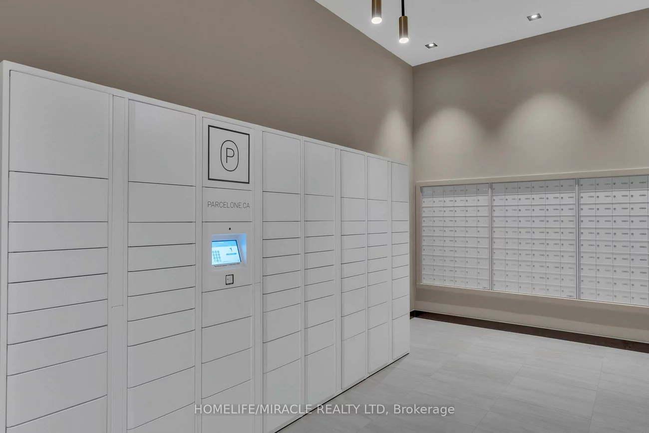 60, Honeycrisp, Vaughan Corporate Centre, Vaughan