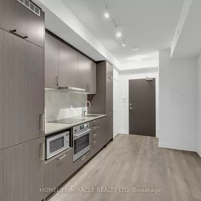 60, Honeycrisp, Vaughan Corporate Centre, Vaughan