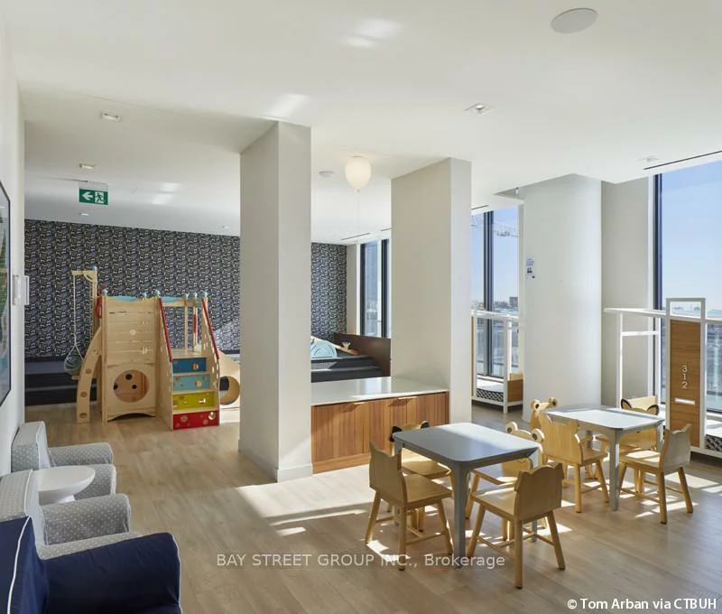 950, Portage, Vaughan Corporate Centre, Vaughan