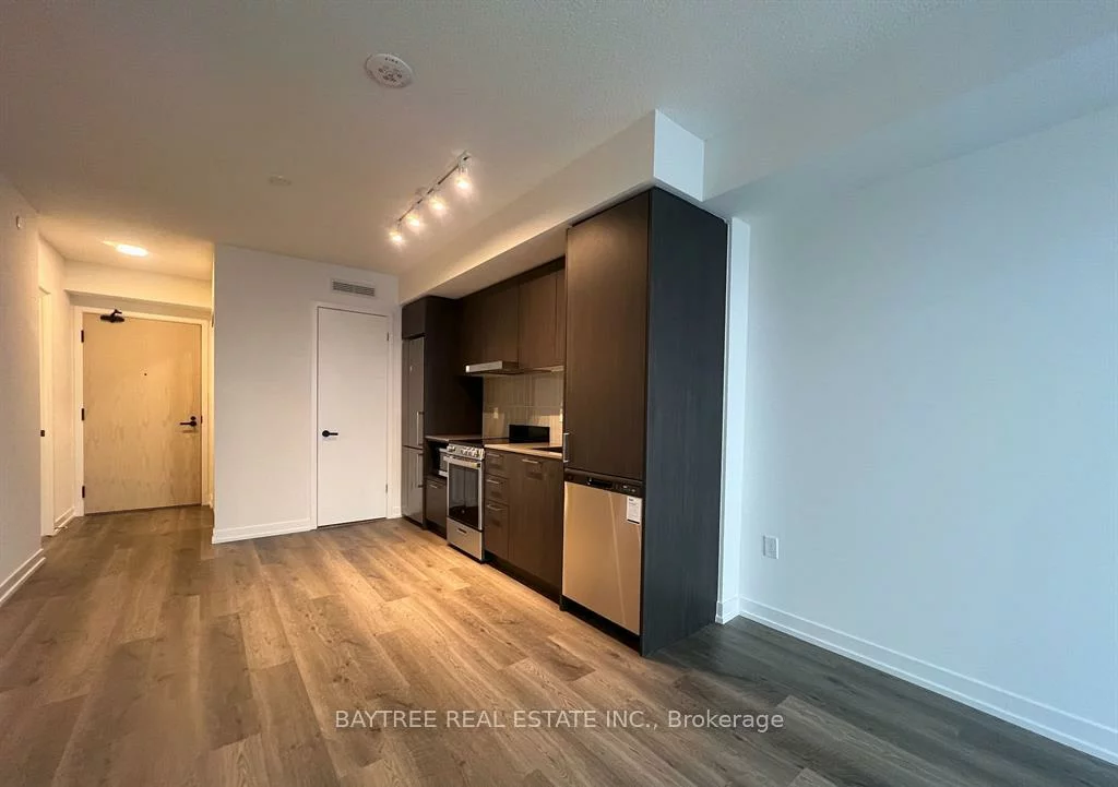 195, Commerce, Vaughan Corporate Centre, Vaughan