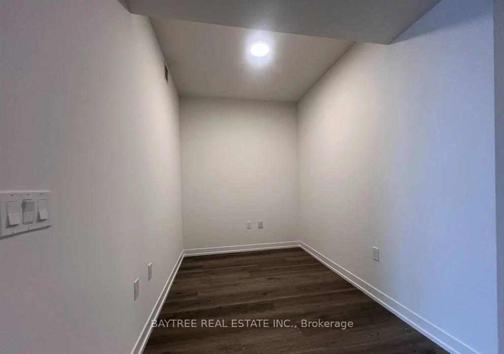 195, Commerce, Vaughan Corporate Centre, Vaughan