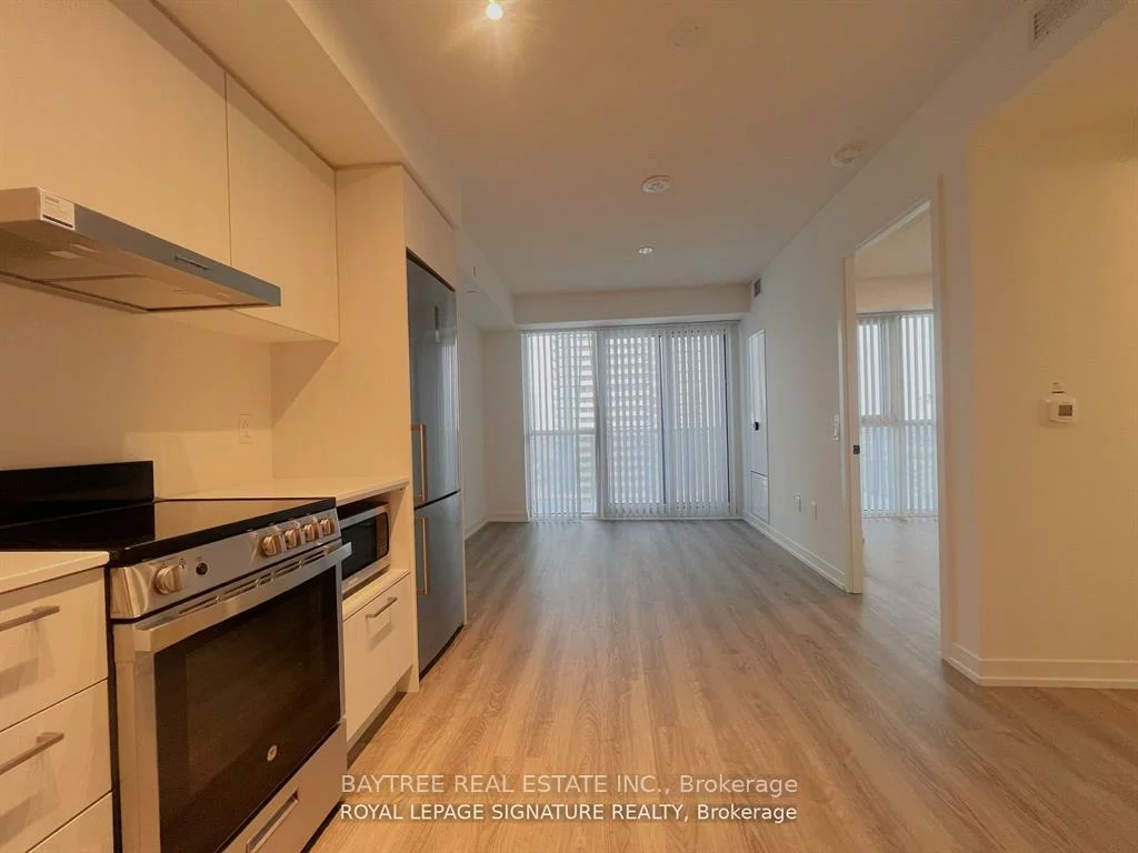 195, Commerce, Vaughan Corporate Centre, Vaughan