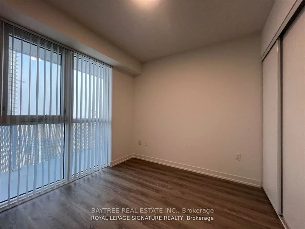 195, Commerce, Vaughan Corporate Centre, Vaughan