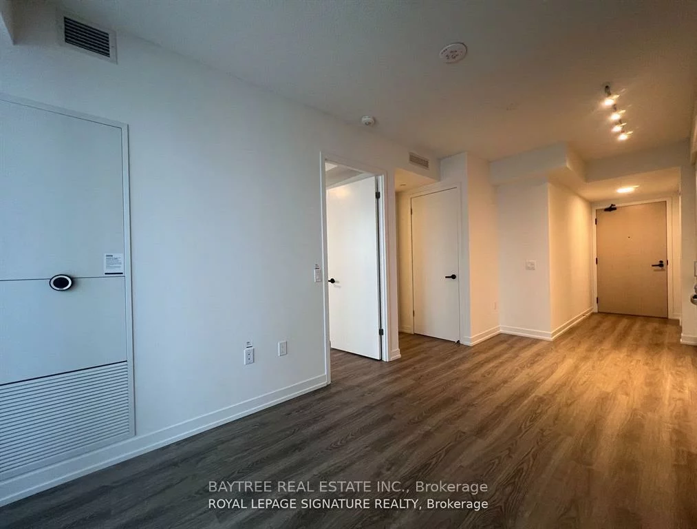 195, Commerce, Vaughan Corporate Centre, Vaughan