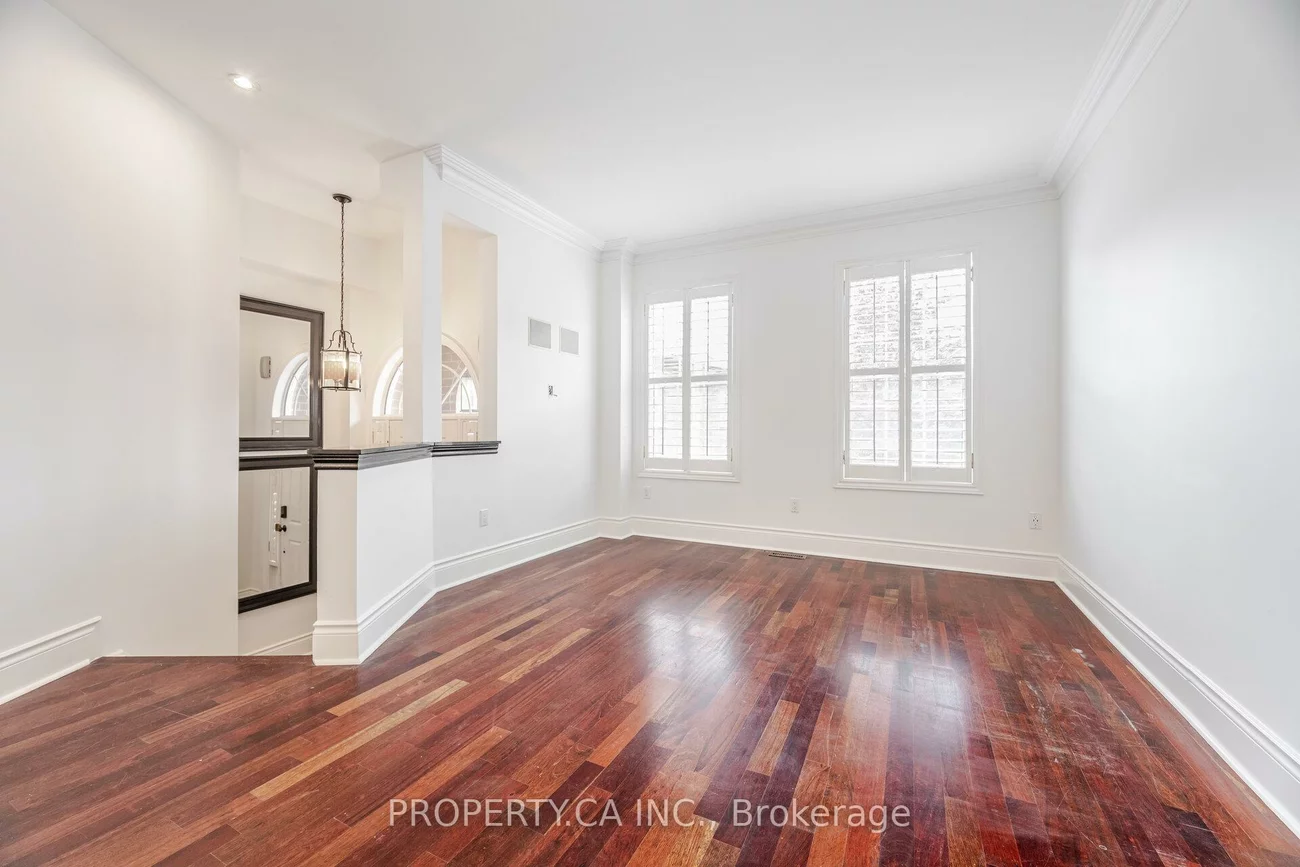 8038, Yonge, Uplands, Vaughan