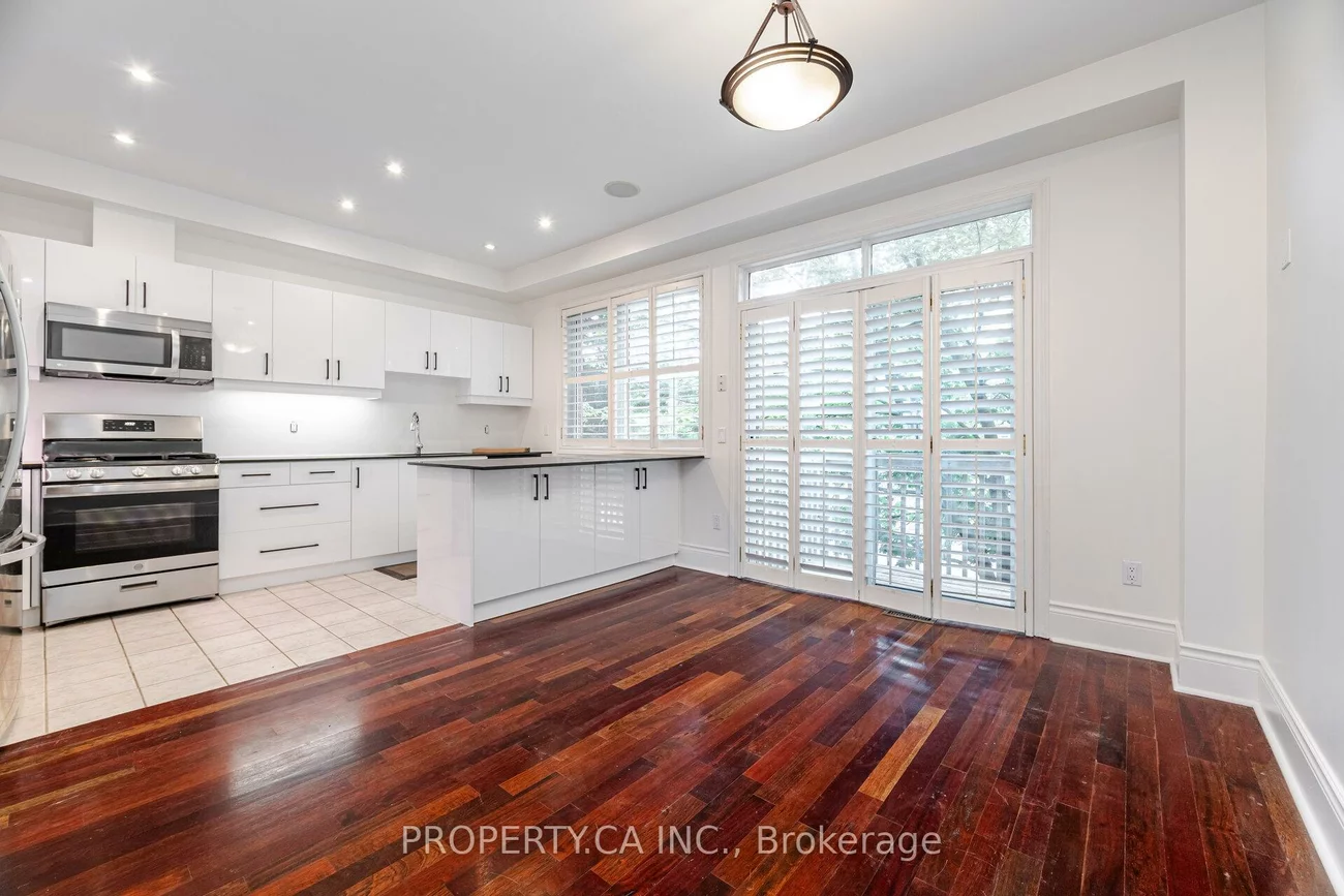 8038, Yonge, Uplands, Vaughan