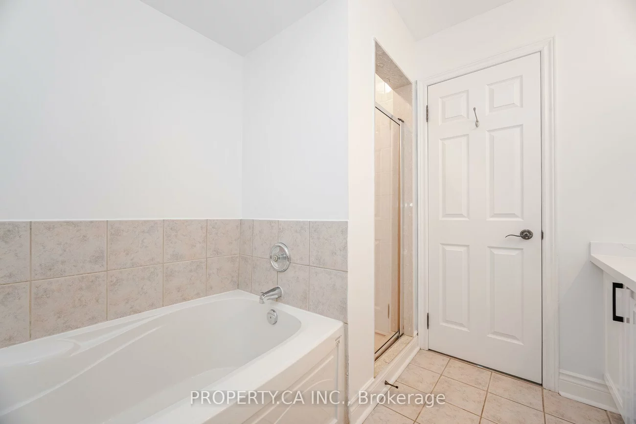 8038, Yonge, Uplands, Vaughan