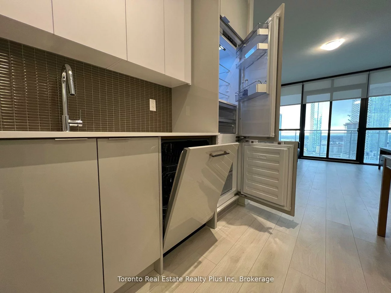 2908, Highway 7, Concord, Vaughan