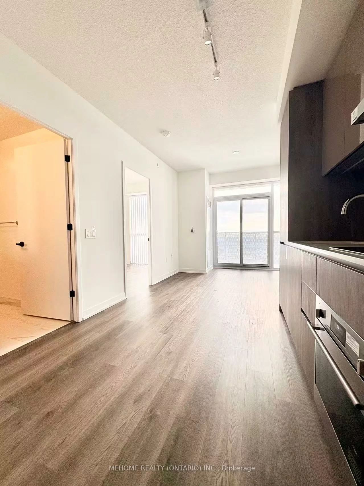 8, Interchange, Vaughan Corporate Centre, Vaughan