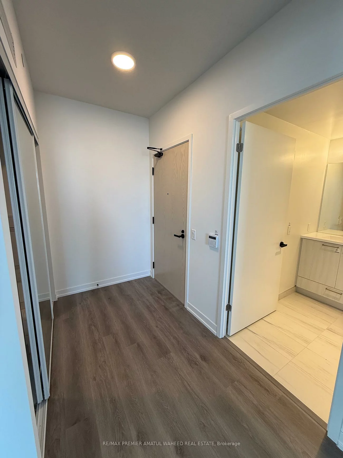 225, Commerce, Vaughan Corporate Centre, Vaughan