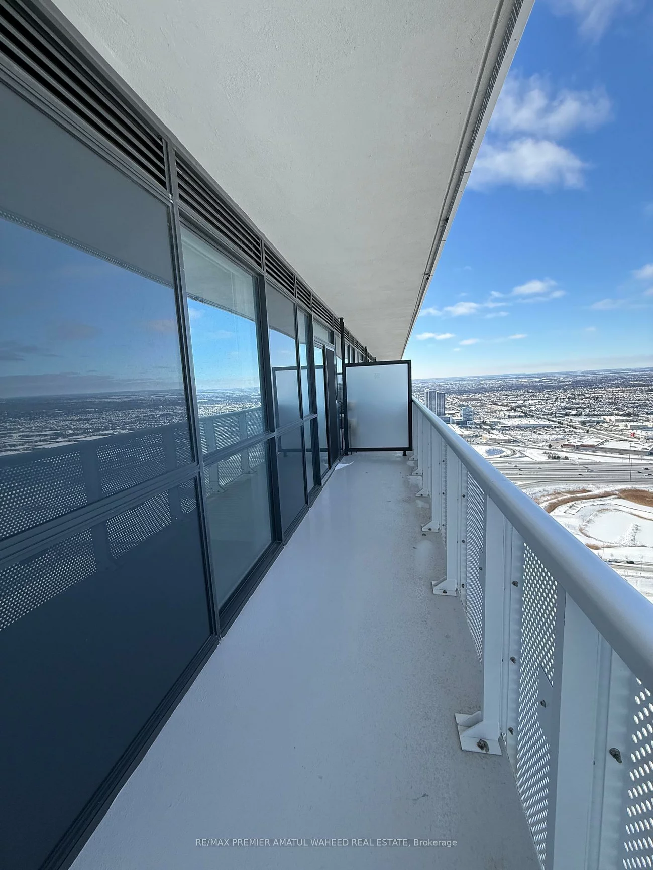 225, Commerce, Vaughan Corporate Centre, Vaughan