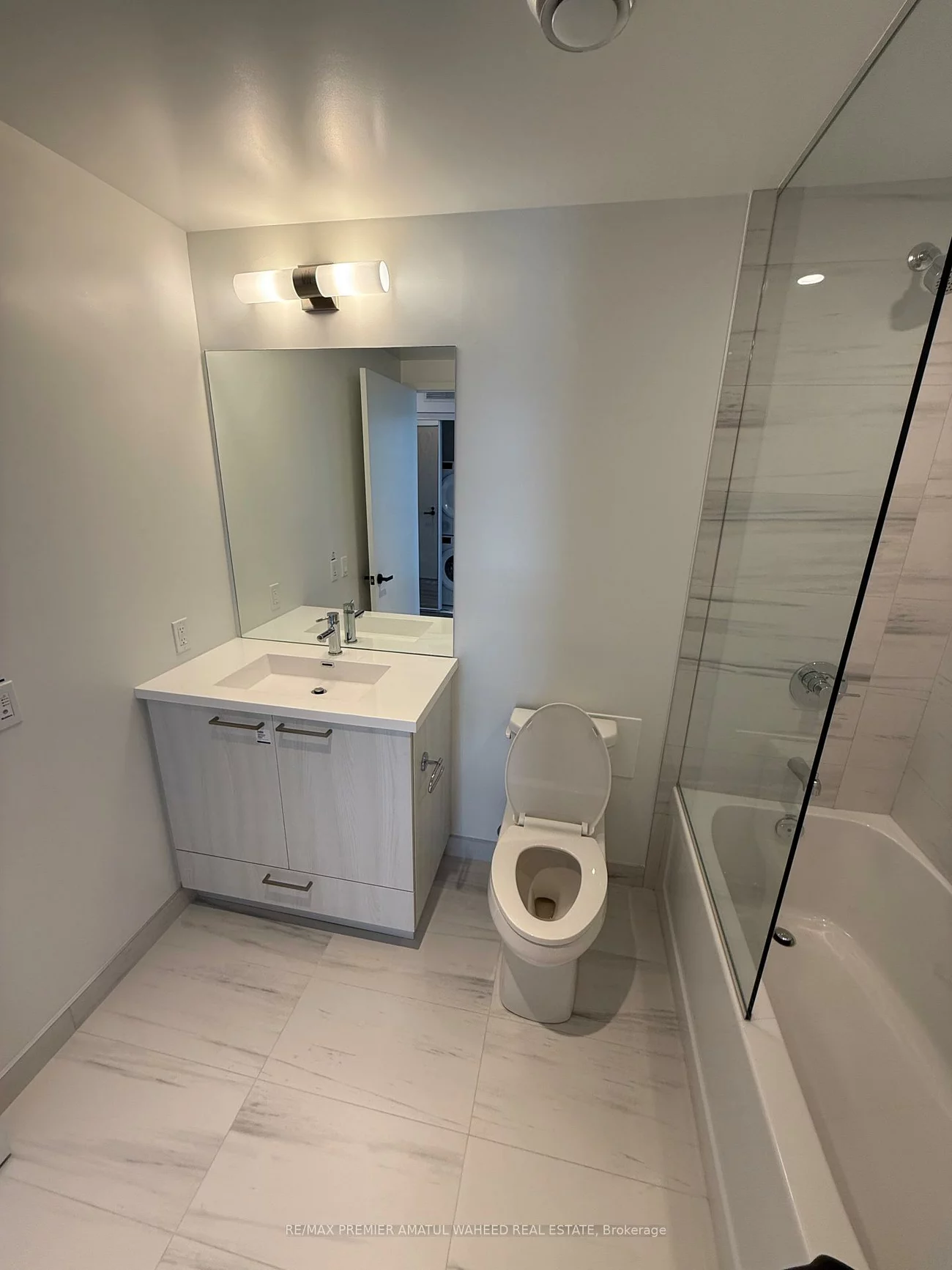 225, Commerce, Vaughan Corporate Centre, Vaughan