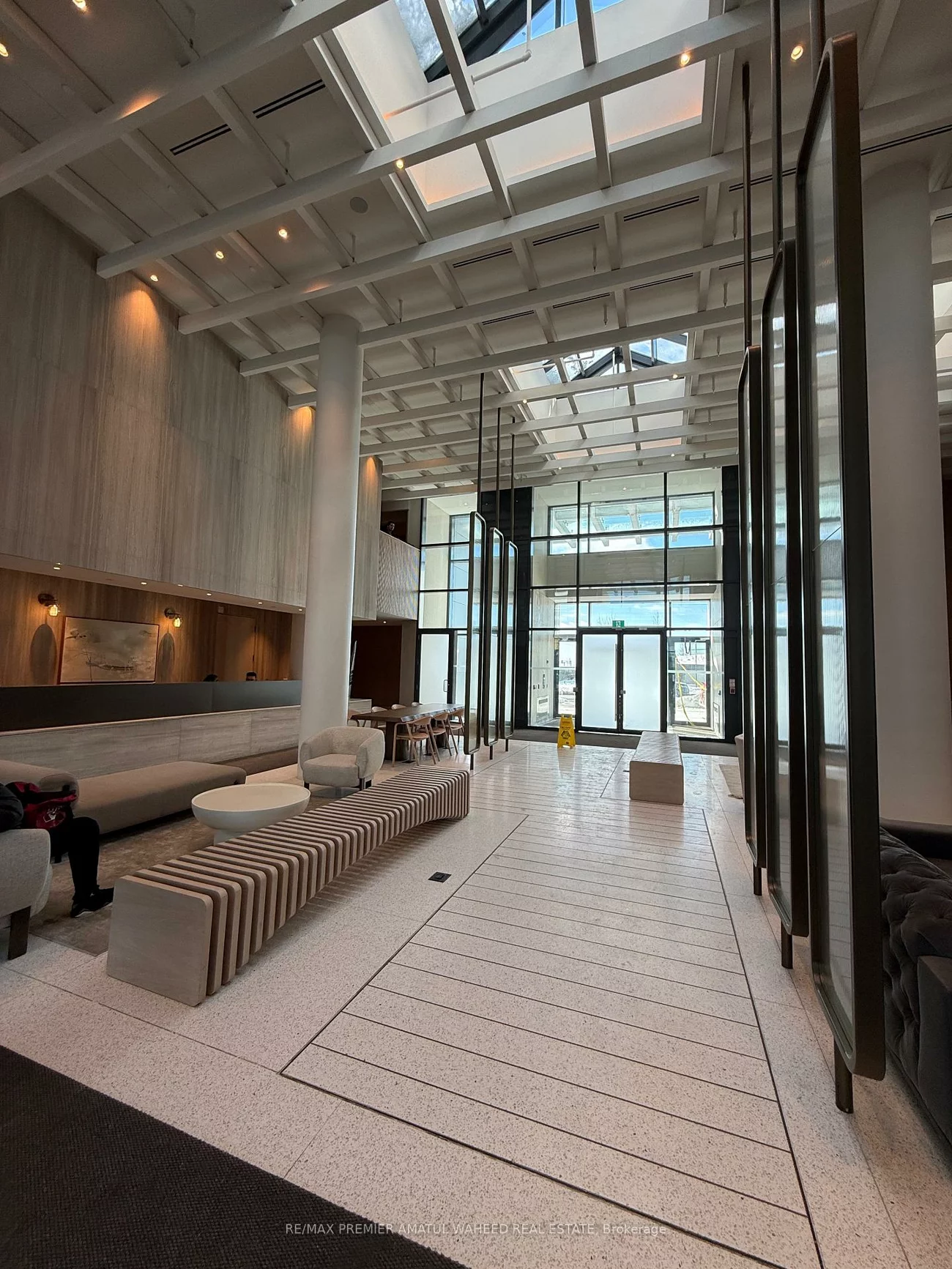 225, Commerce, Vaughan Corporate Centre, Vaughan