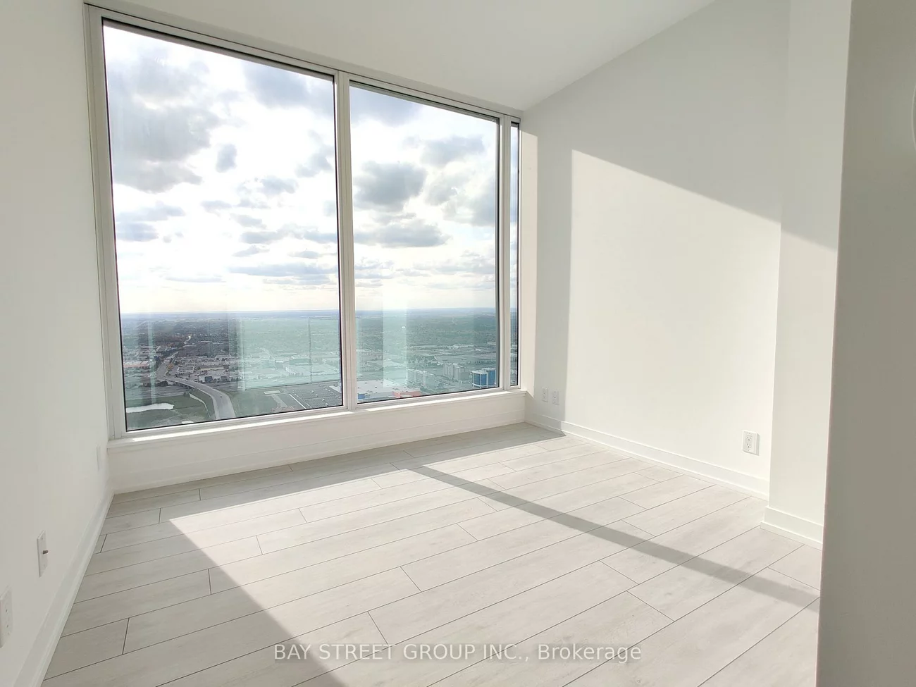 898, Portage, Vaughan Corporate Centre, Vaughan