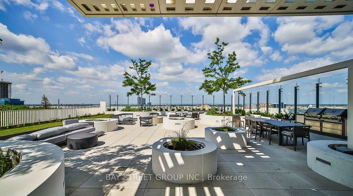 898, Portage, Vaughan Corporate Centre, Vaughan