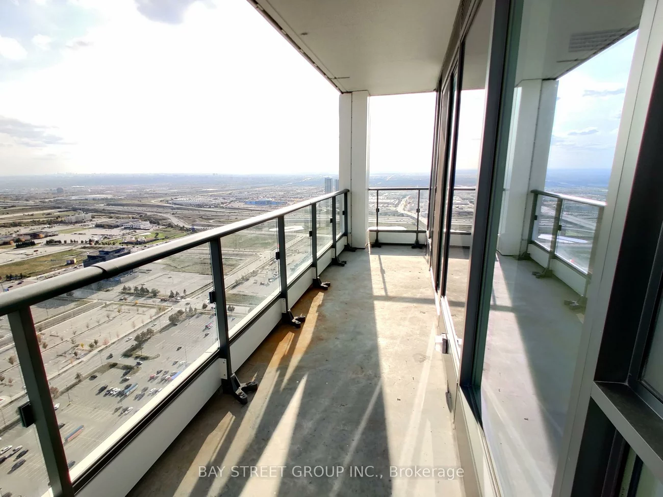 898, Portage, Vaughan Corporate Centre, Vaughan