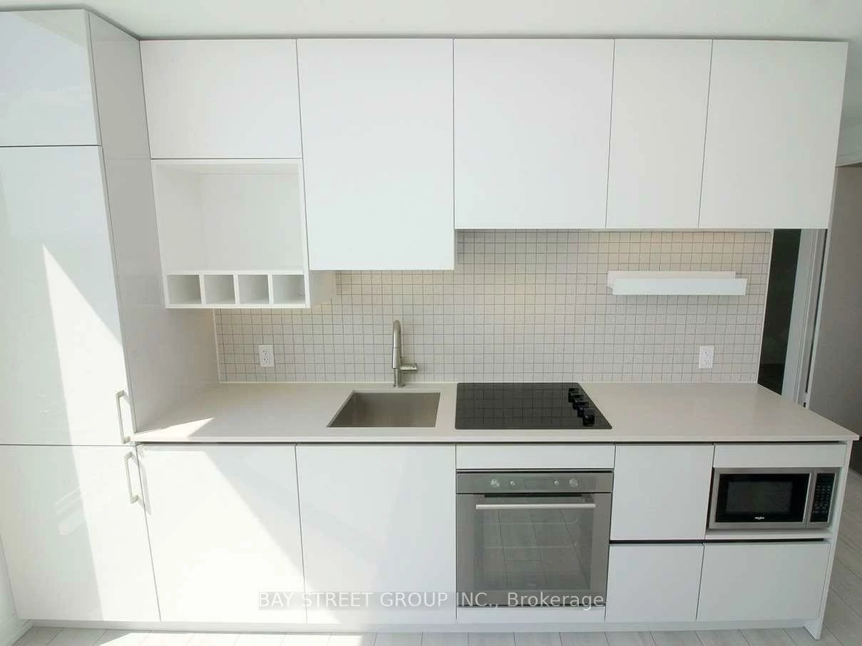 898, Portage, Vaughan Corporate Centre, Vaughan