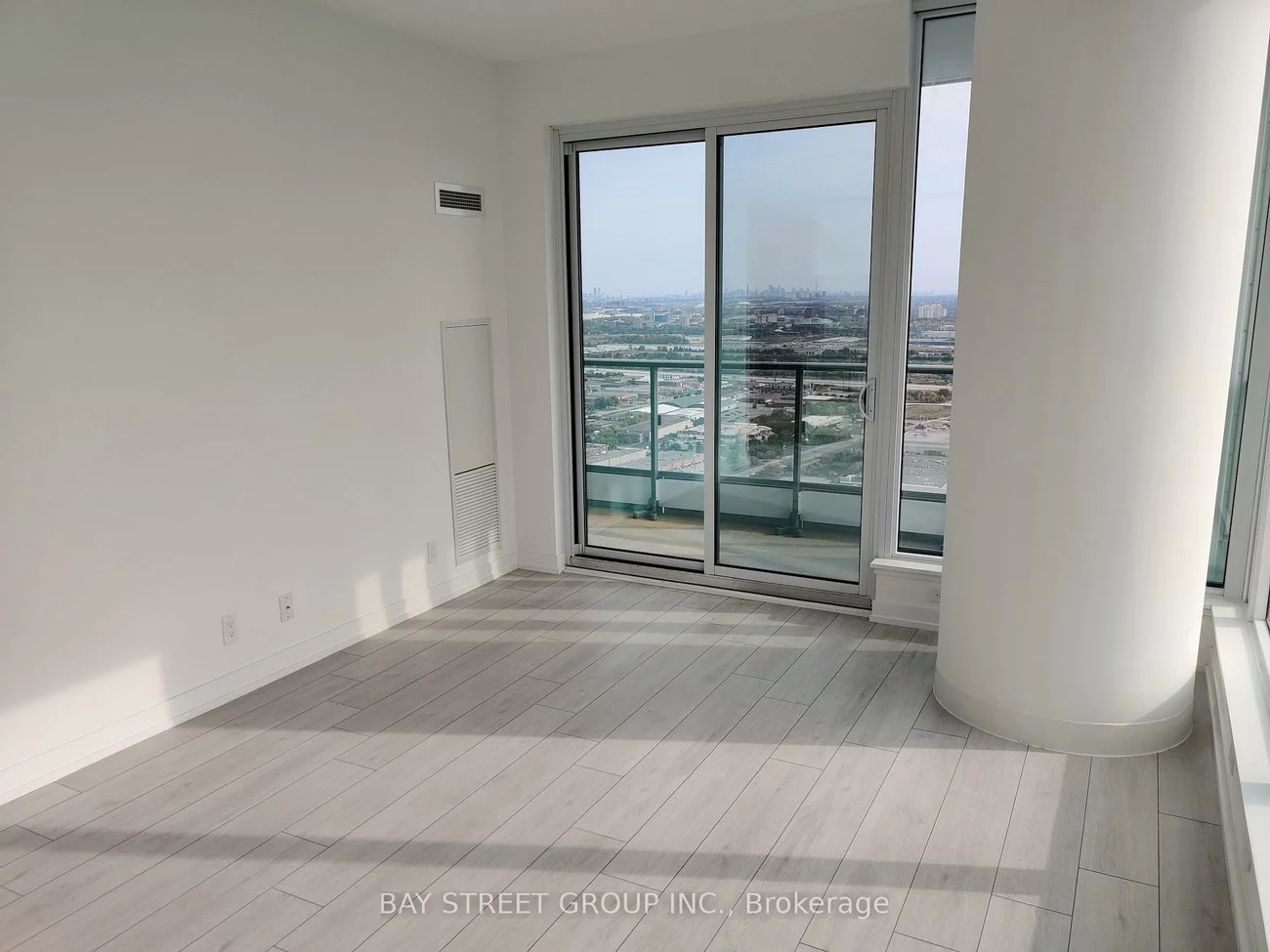 898, Portage, Vaughan Corporate Centre, Vaughan