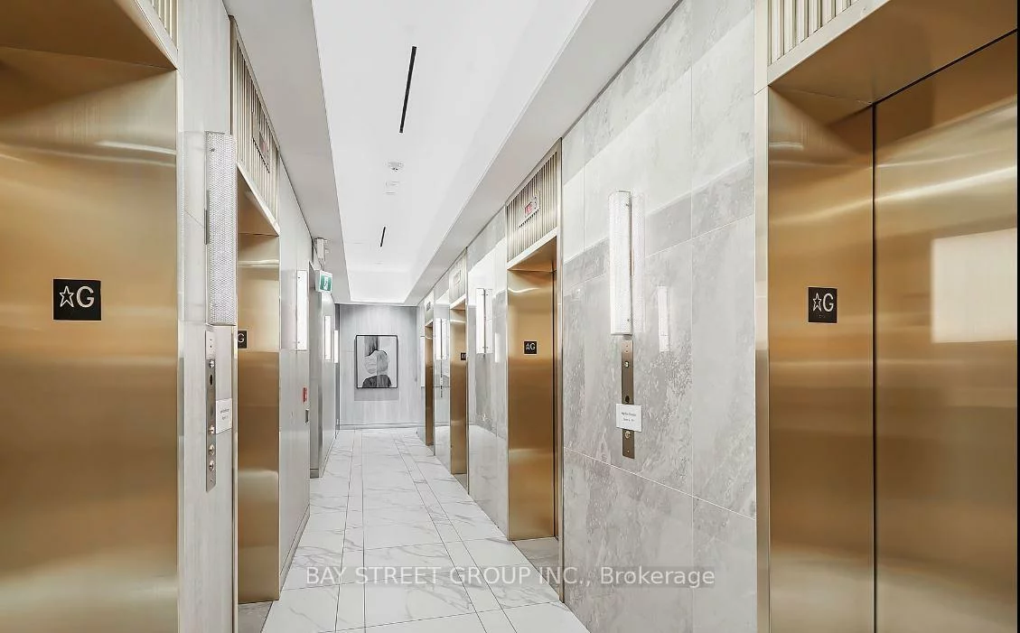 898, Portage, Vaughan Corporate Centre, Vaughan