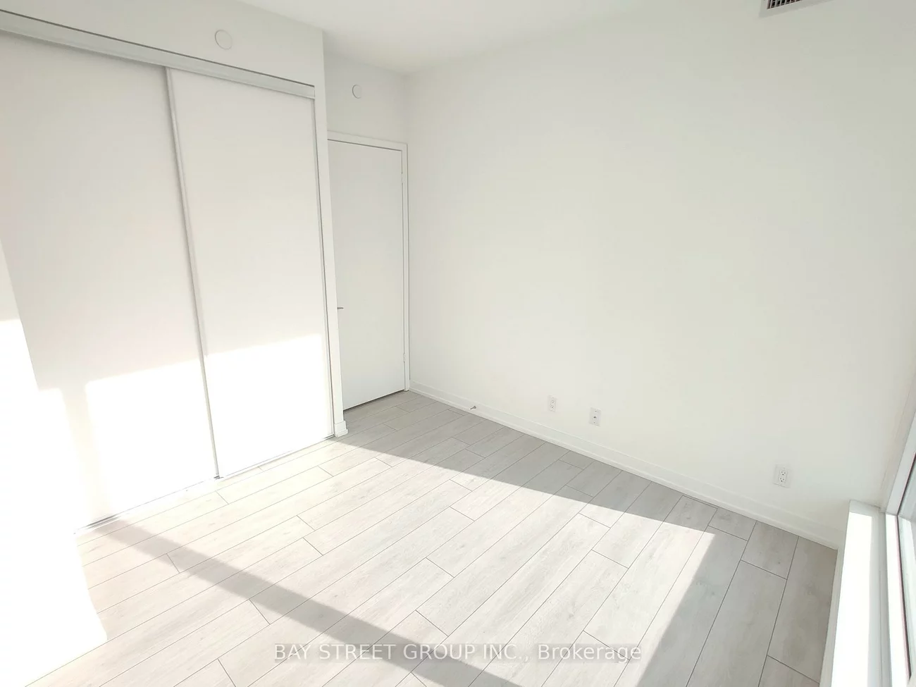 898, Portage, Vaughan Corporate Centre, Vaughan