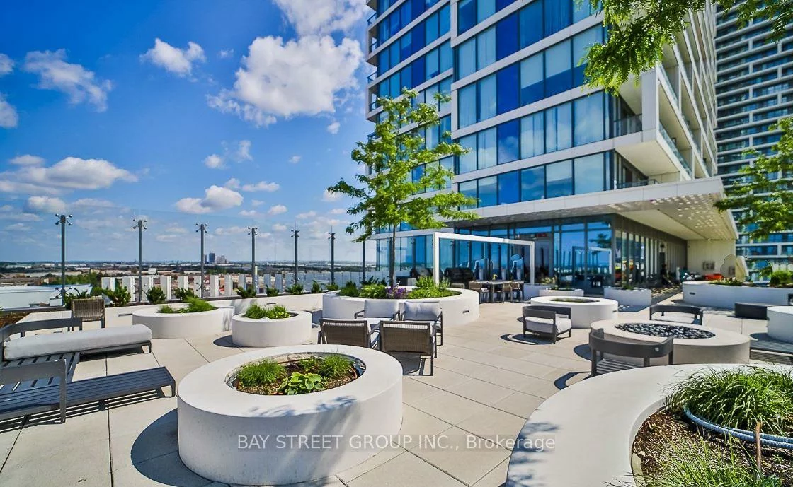 898, Portage, Vaughan Corporate Centre, Vaughan