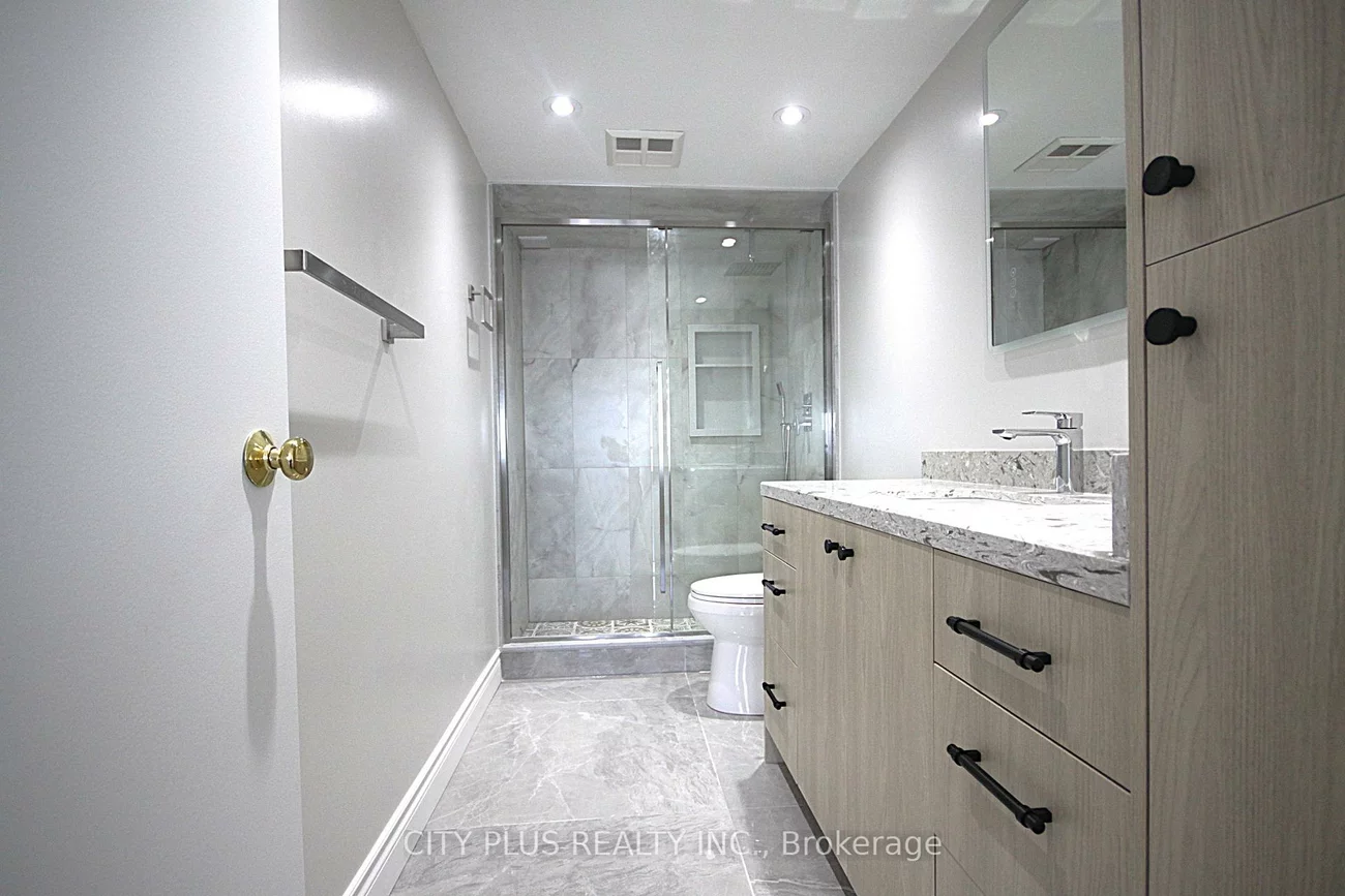 7460, Bathurst, Brownridge, Vaughan