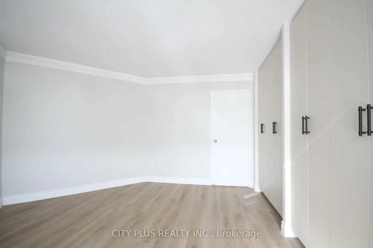 7460, Bathurst, Brownridge, Vaughan