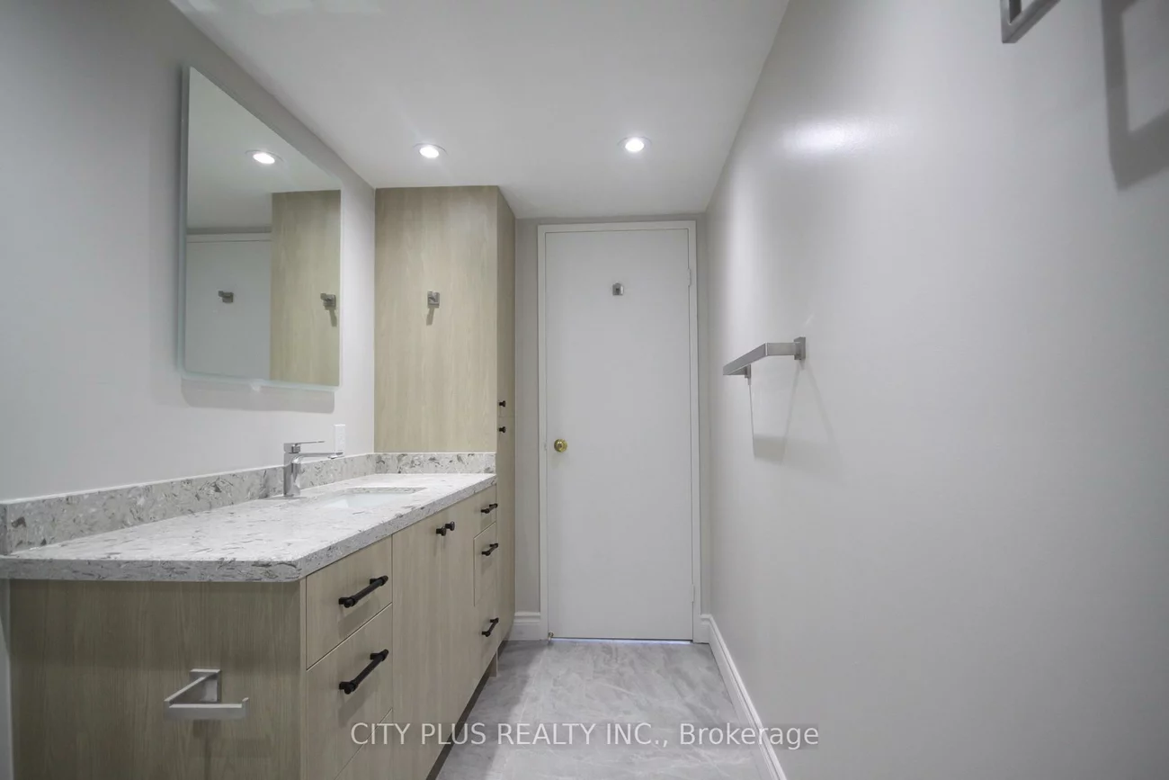 7460, Bathurst, Brownridge, Vaughan