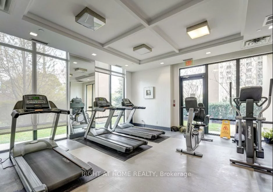 520, Steeles, Crestwood-Springfarm-Yorkhill, Vaughan