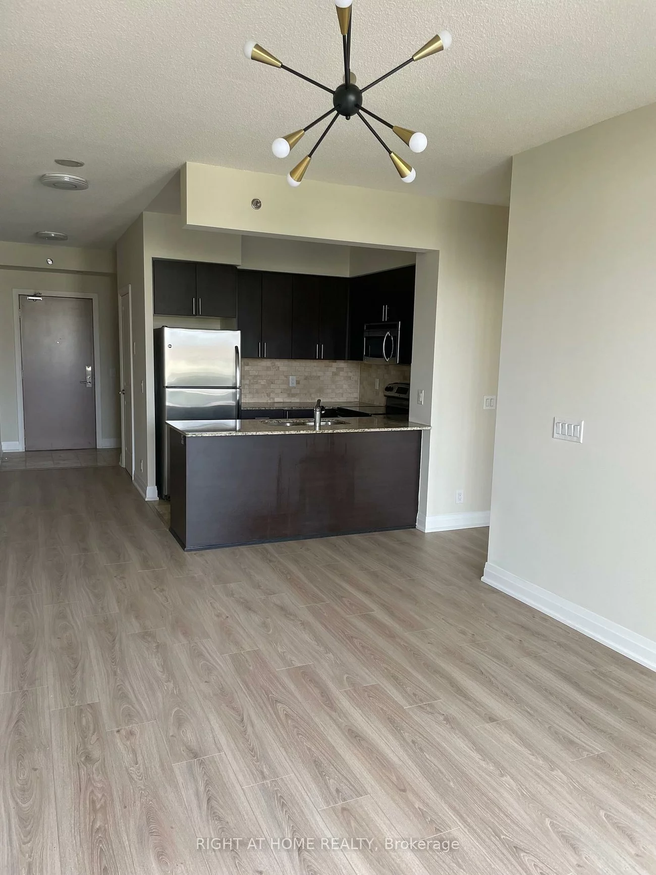 520, Steeles, Crestwood-Springfarm-Yorkhill, Vaughan