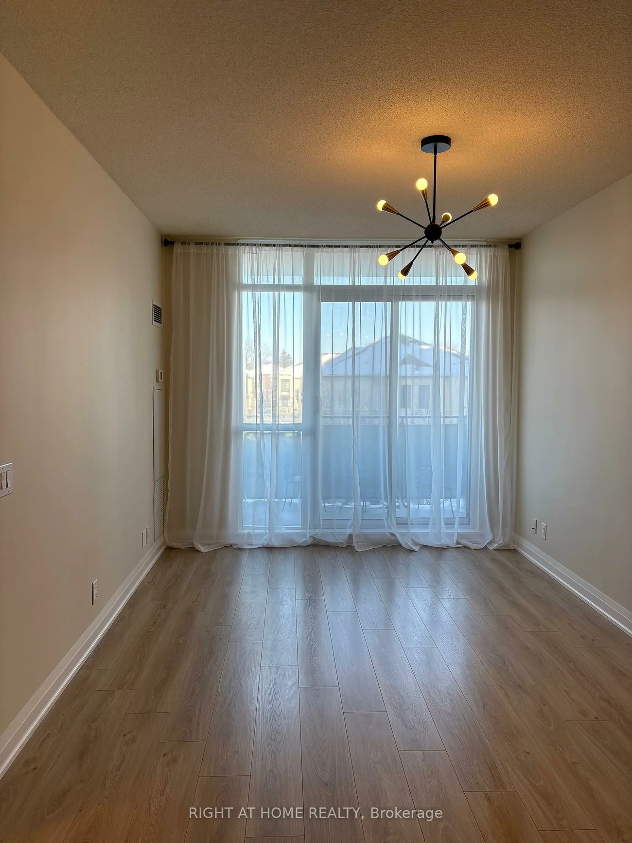 520, Steeles, Crestwood-Springfarm-Yorkhill, Vaughan