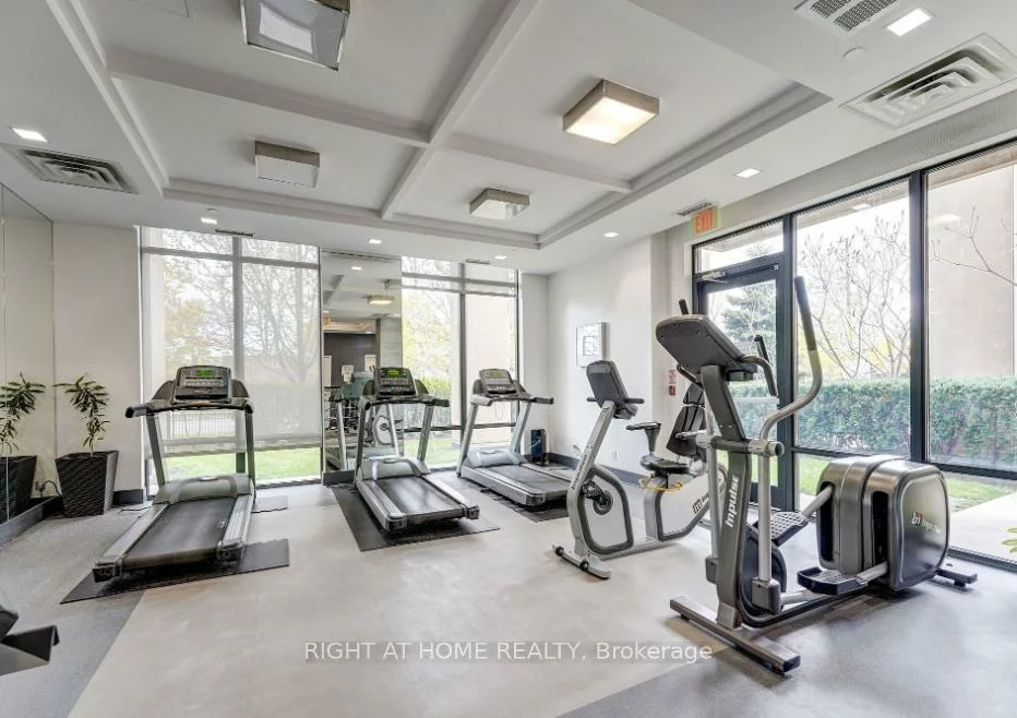 520, Steeles, Crestwood-Springfarm-Yorkhill, Vaughan