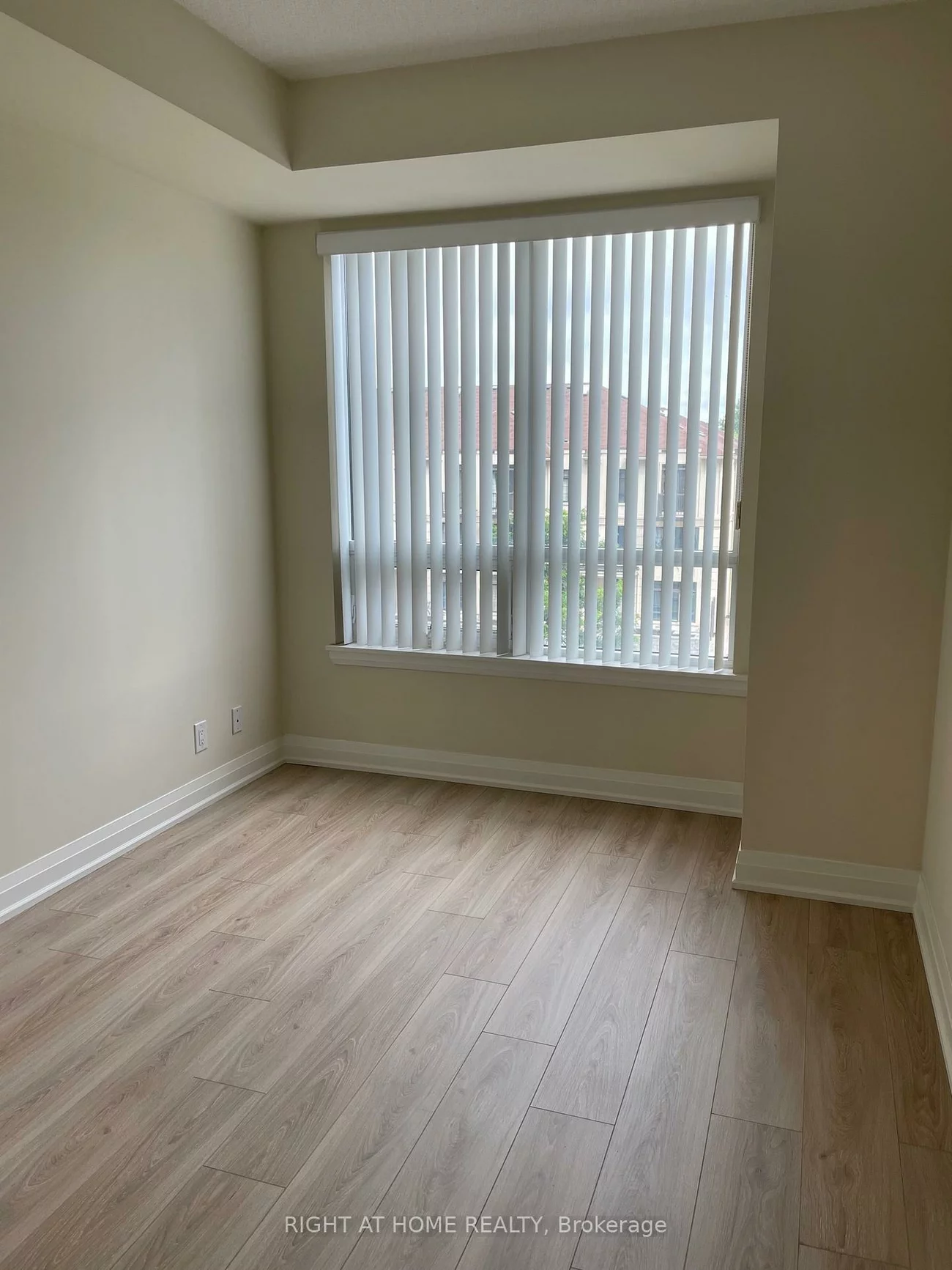 520, Steeles, Crestwood-Springfarm-Yorkhill, Vaughan