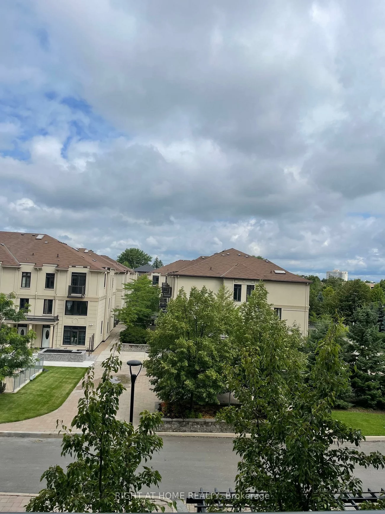 520, Steeles, Crestwood-Springfarm-Yorkhill, Vaughan