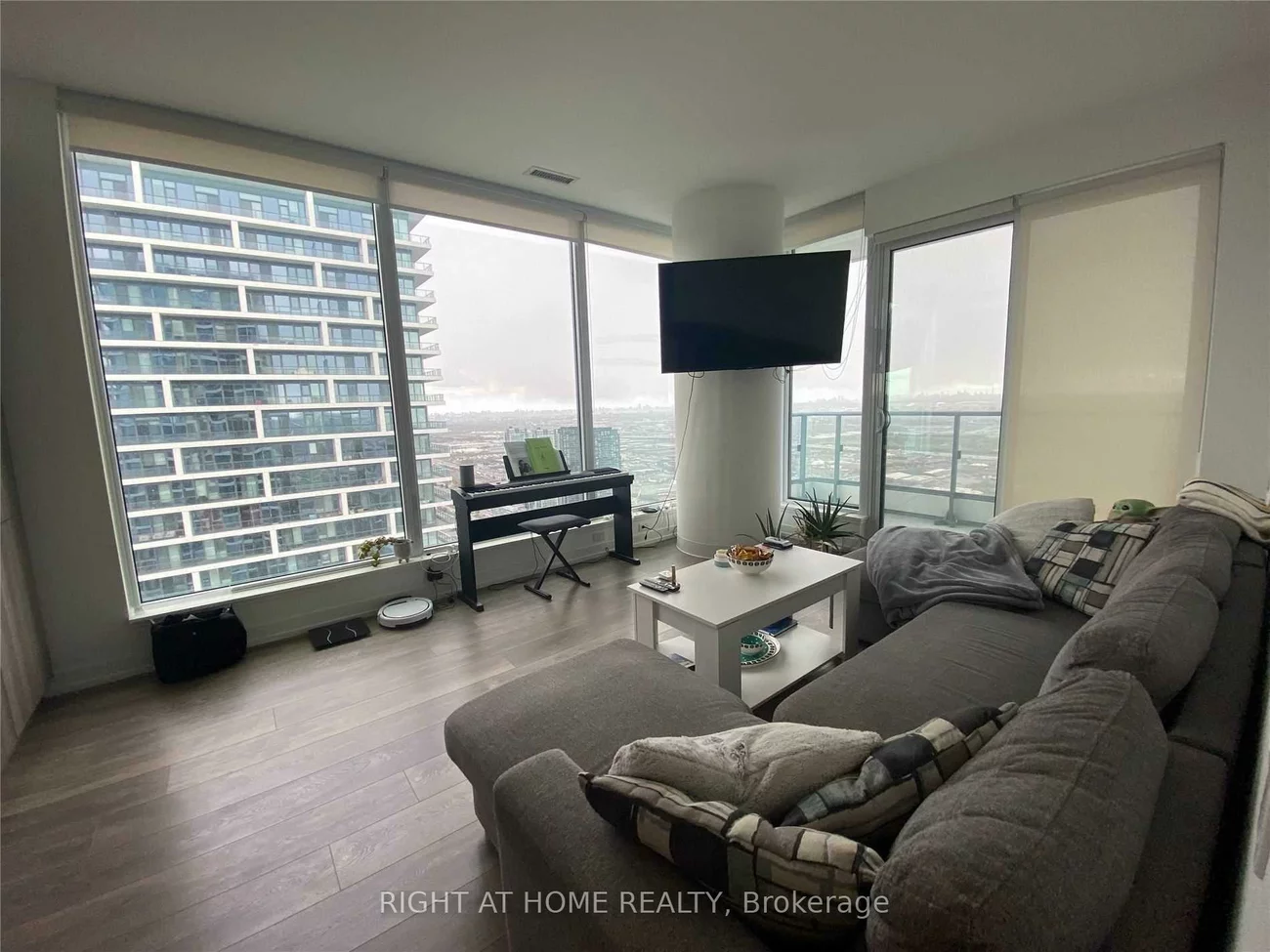 898, Portage, Vaughan Corporate Centre, Vaughan