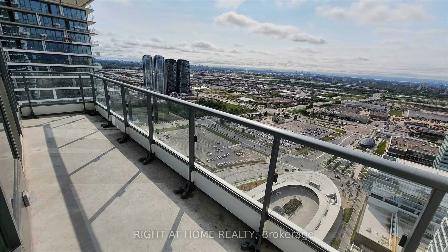 898, Portage, Vaughan Corporate Centre, Vaughan